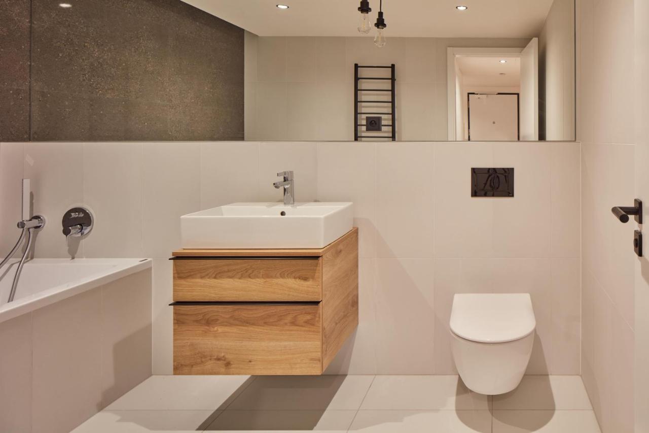 Prague Days - Designer Apts - Garage - Terrace - Easy City Access Экстерьер фото