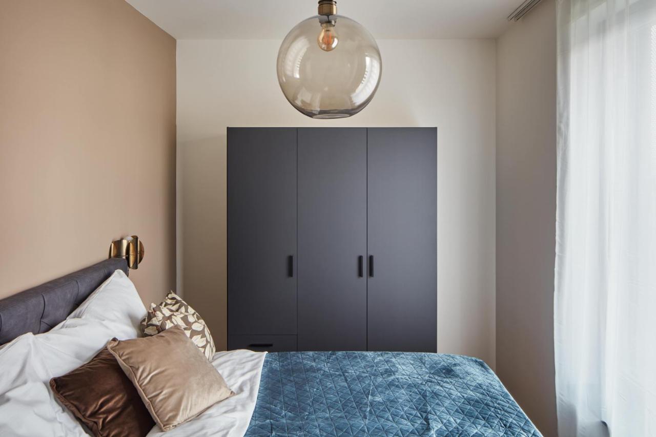 Prague Days - Designer Apts - Garage - Terrace - Easy City Access Экстерьер фото